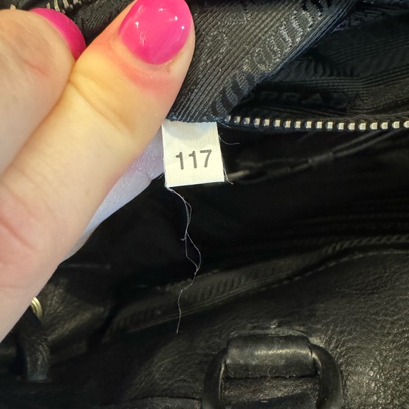 🖤♠️ Prada grommet bag ♠️🖤 - Picture 6 of 10